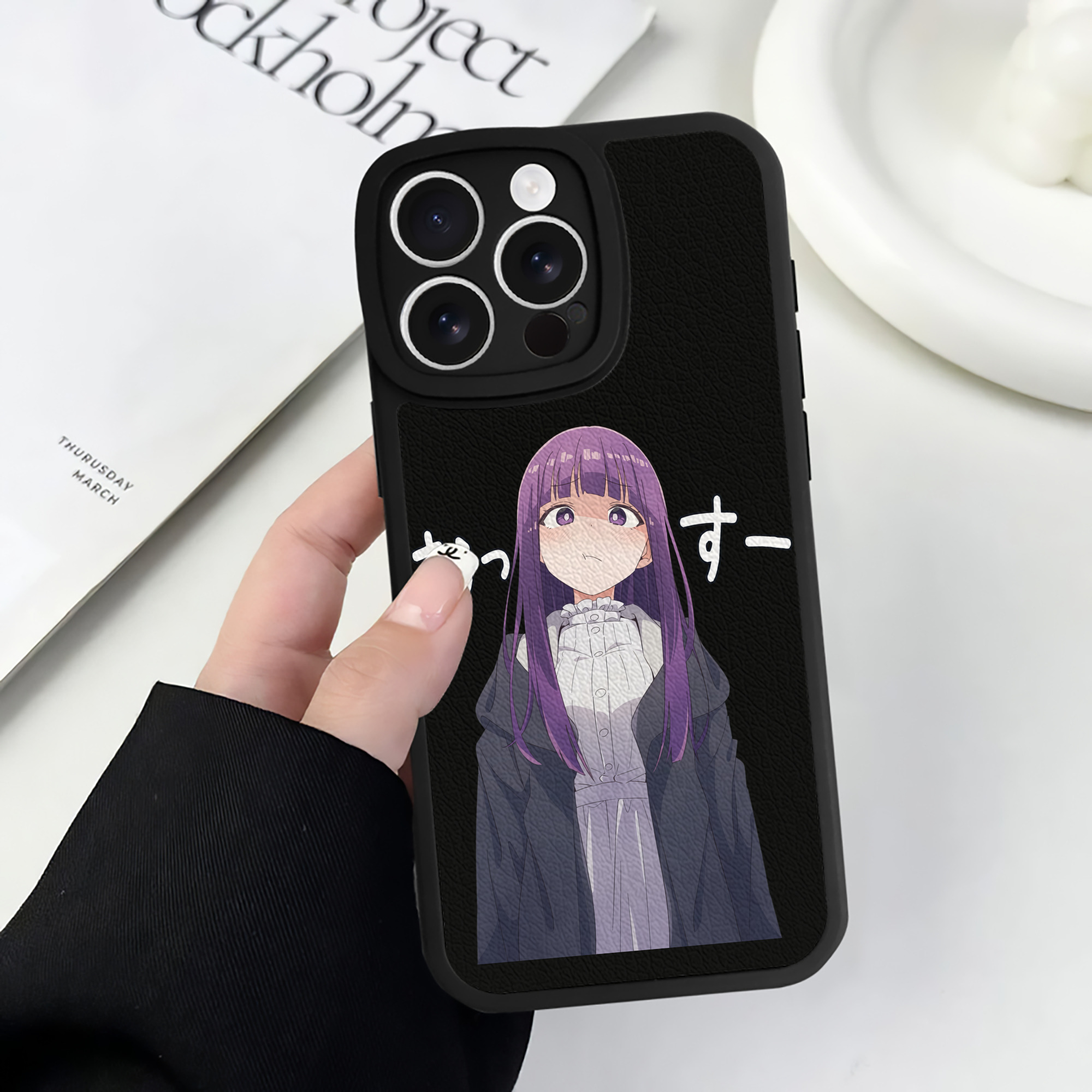 （画像用） 葬送のフリーレン Frieren 【iPhone 16シリーズ対応】シリコンスマホケース（レザー調） 材質：シリコン